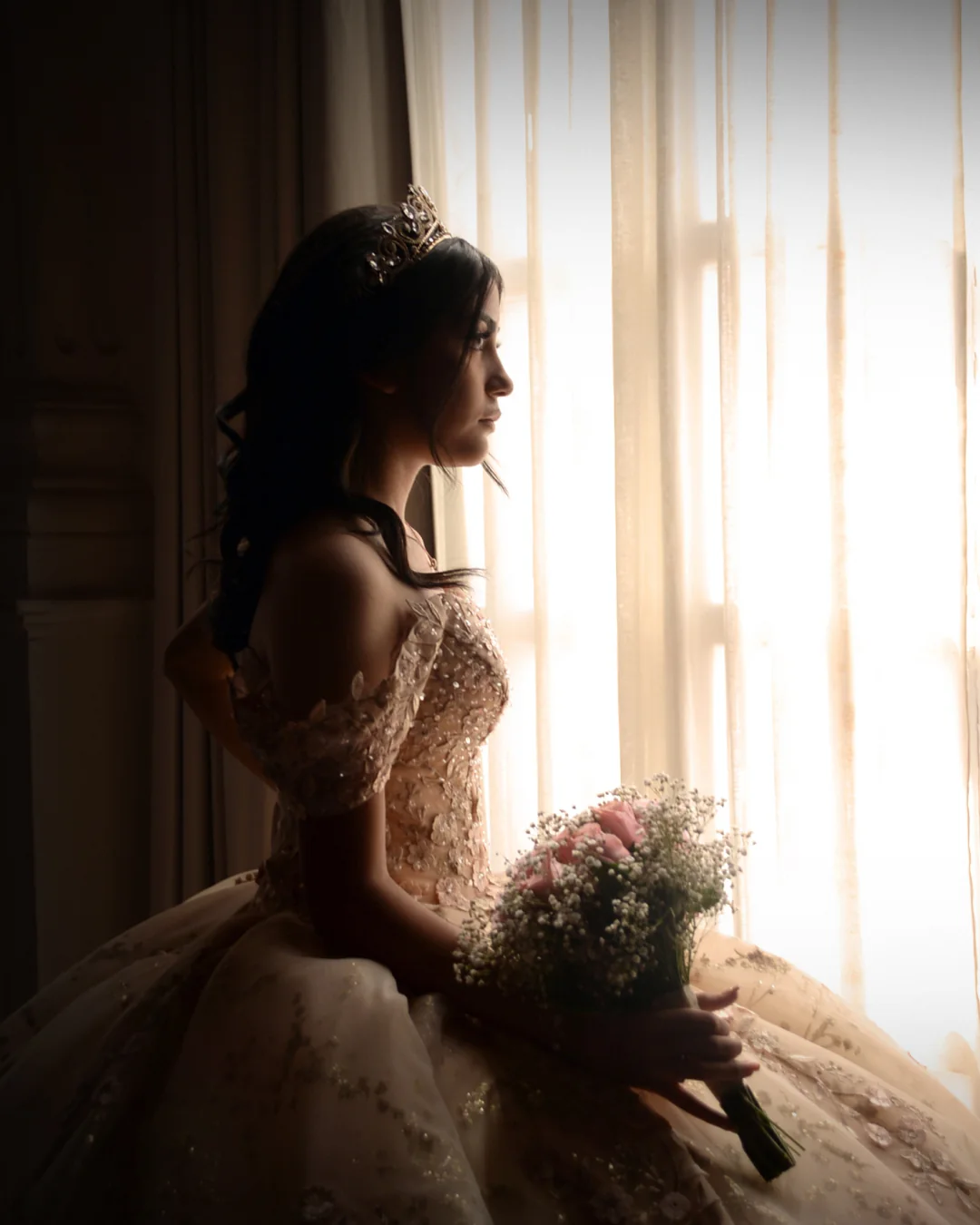 Retrato formal de quinceañera por Aries Dozal